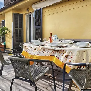 Rosy's House Un Attico A Due Passi Dall'acquario Parking Free Apartment Genoa